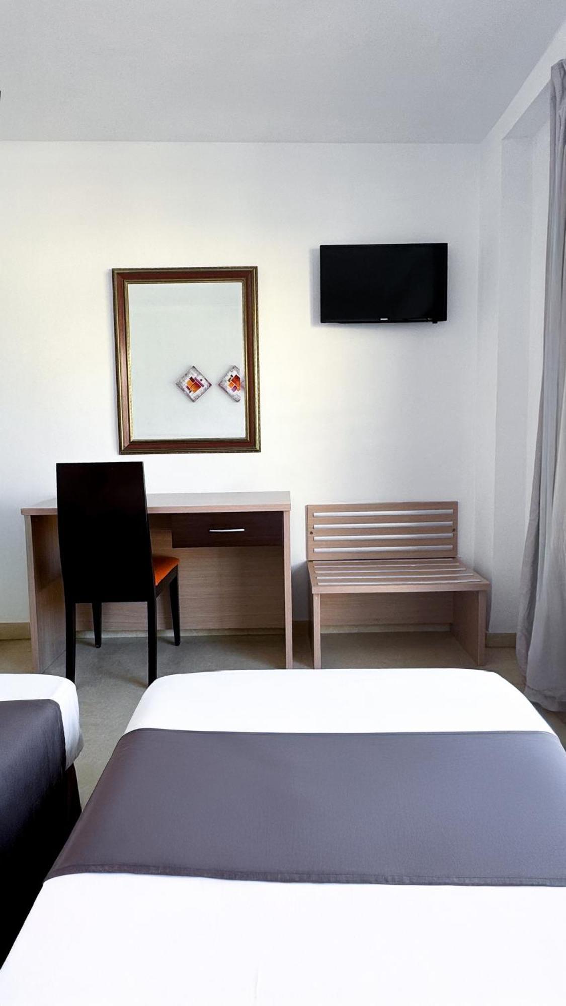 Primavera Hotel 2*